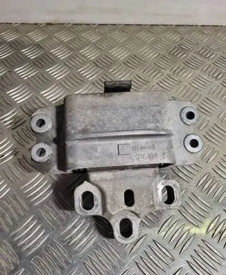 Engine mount bracket
