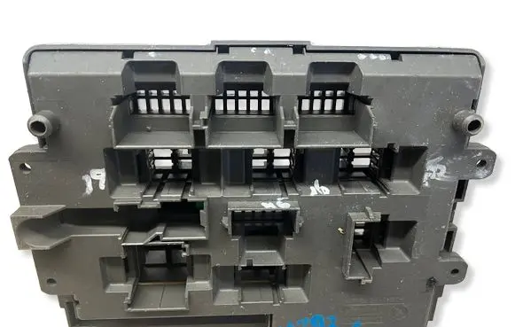 BMW 1 E81 E87 Fuse module 9119446 801010700 28192571