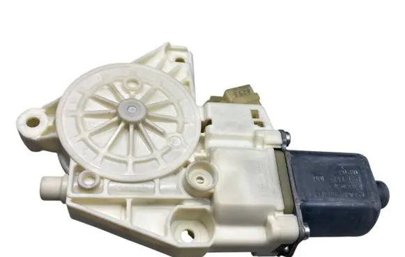Mercedes-Benz C W204 Front door window regulator motor A2048200142 971133100 0130822441