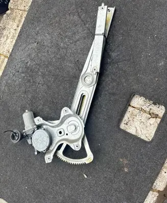 Toyota Yaris Front door window regulator with motor 857100D100 973582100 AV2621002330
