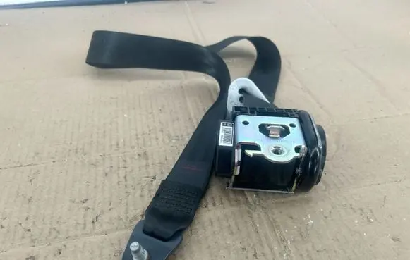 Peugeot 2008 I Front seatbelt 98063151XX