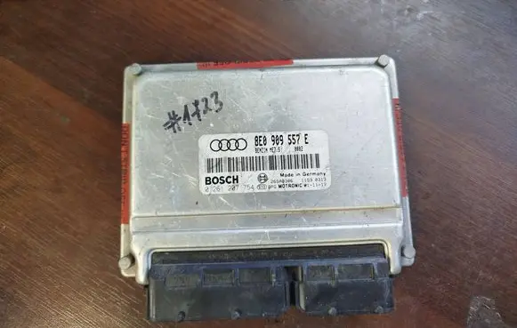 Audi A6 S6 C7 4G Engine control unit/module 8E0909557E