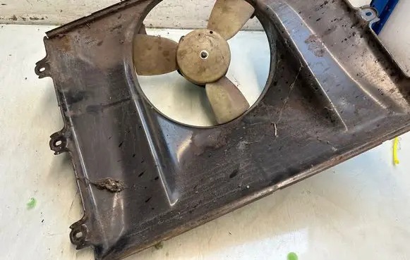 Volkswagen Transporter - Caravelle T3 Electric radiator cooling fan 231