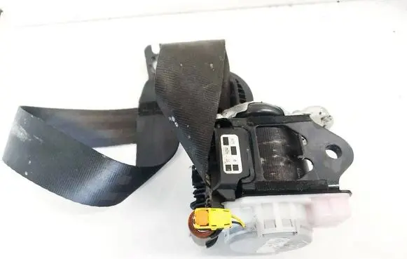 Seat Leon (5F) Front seatbelt 