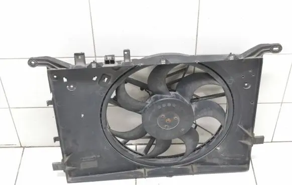 Volvo XC70 Electric radiator cooling fan 30636445 0130303909