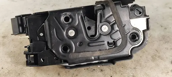 Skoda Octavia Mk3 (5E) Front door lock 5E1837016