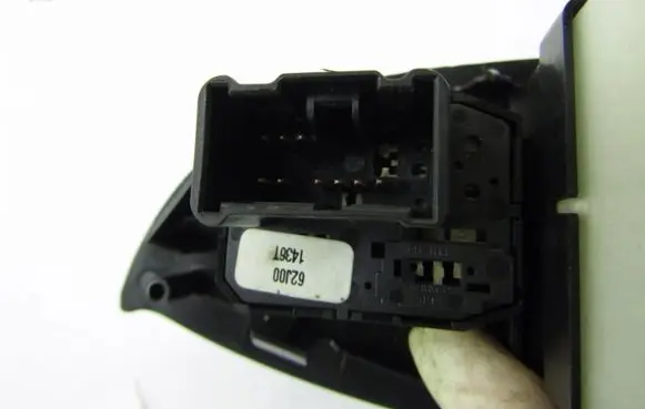 Suzuki Grand Vitara II Electric window control switch 8371765J05PK