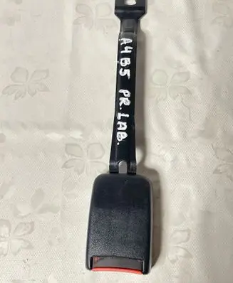 Audi A4 S4 B5 8D Front seatbelt buckle 8D0857755 30031995