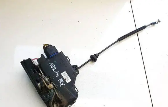 Skoda Octavia Mk2 (1Z) Front door lock 3d1837015