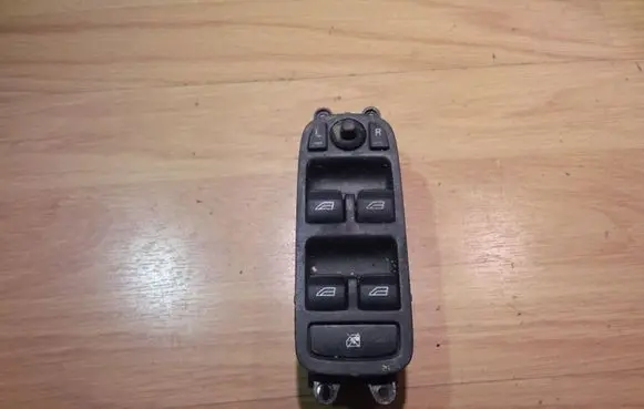 Volvo V50 Electric window control switch 30710787