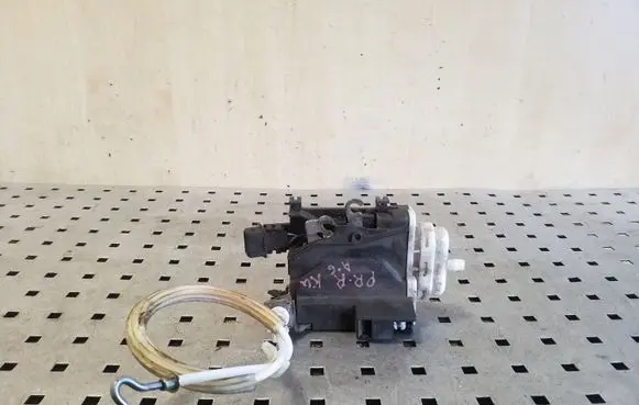 Audi A6 S6 C4 4A Front door lock 4A1837016D
