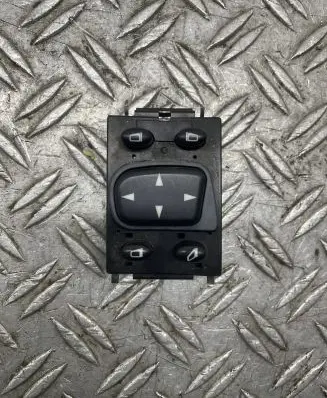 Mercedes-Benz S W220 Wing mirror switch