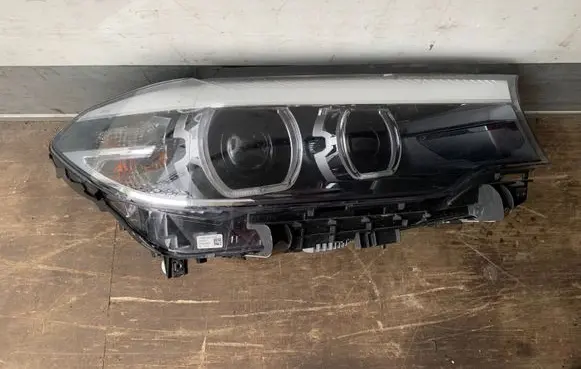 BMW 5 G30 G31 Headlight/headlamp 8499112
