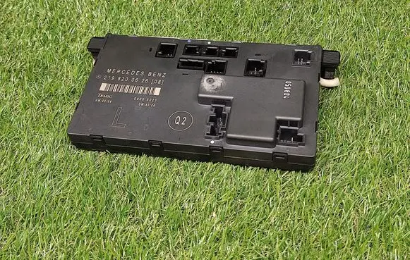 Mercedes-Benz C W204 Door control unit/module 2198200626