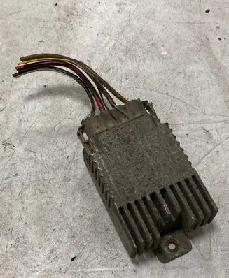 Mercedes-Benz E W210 Coolant fan relay A0205451532 E5001002