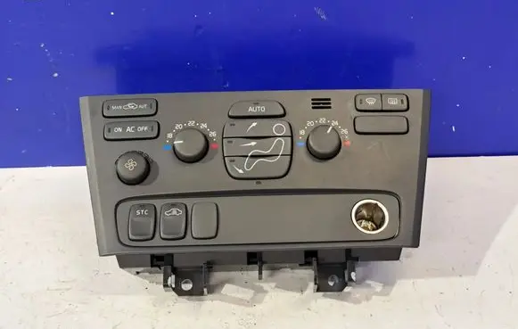 Volvo V70 Interior fan control switch 8682930
