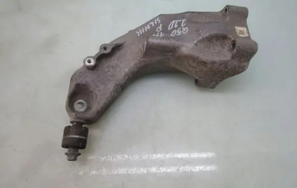 Infiniti Q50 Engine mounting bracket A6512235204