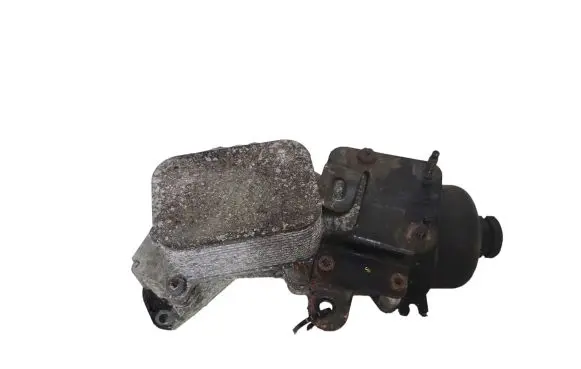 Volvo S60 Oil filter mounting bracket