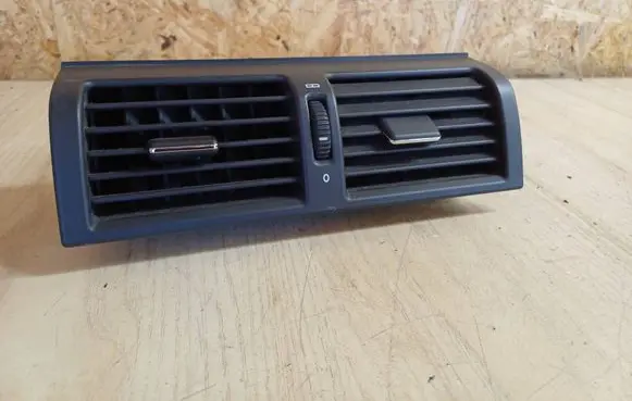Mercedes-Benz E W210 Dash center air vent grill 2108300054 ZGS001 890831
