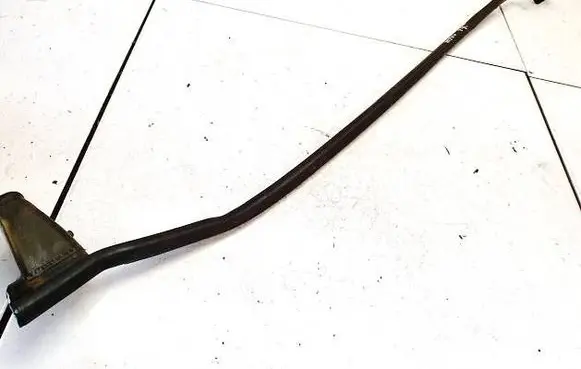 Seat Leon (1P) Front door glass trim molding