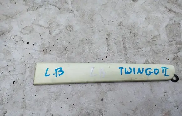 Renault Twingo II Rear fender molding trim 8200365847