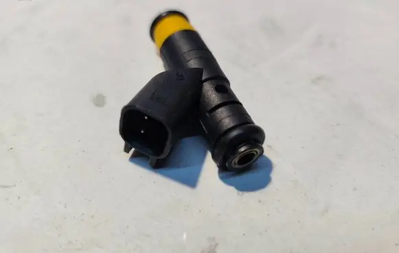 Chrysler 300M Fuel injector 04591658AA