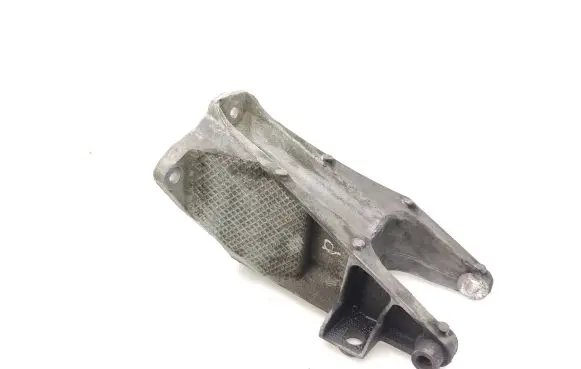 Volkswagen Transporter - Caravelle T5 Engine mounting bracket 7E0199343