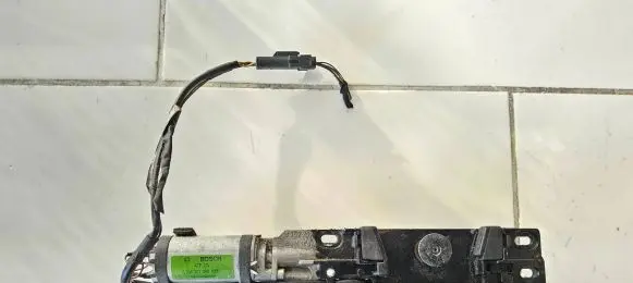 BMW 7 E38 Tailgate/trunk/boot lift motor 8352202 0390201300