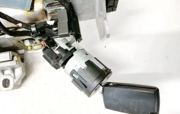 Citroen C5 Ignition lock 36388101