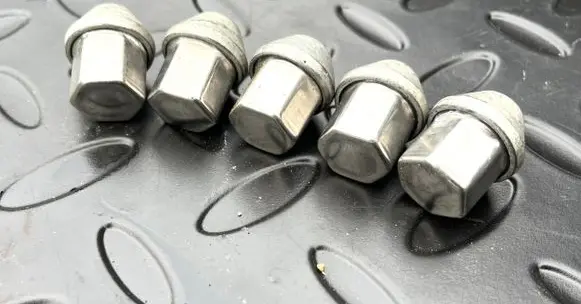 Volvo S40 Nuts/bolts 