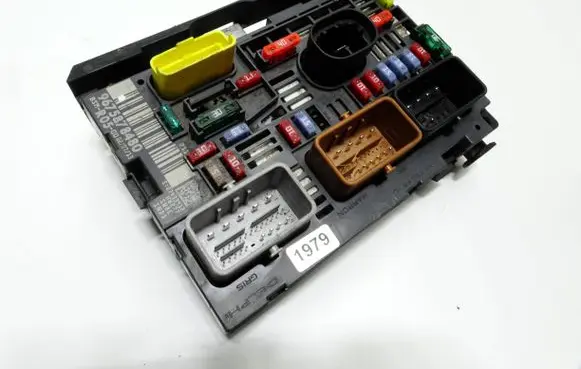 Peugeot 308 Fuse module 9675878480