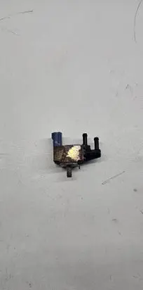Jaguar S-Type Valve vacuum A83600 E039629