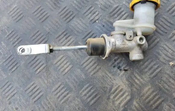 Subaru Legacy Clutch master cylinder NABC0 JAPA