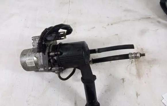 Citroen C4 II Power steering pump 9675674180
