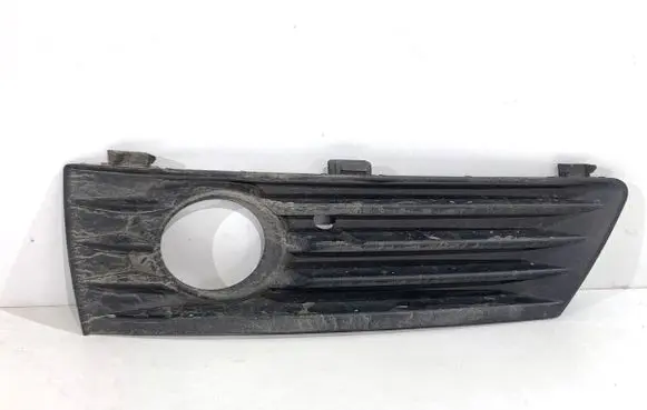 Opel Zafira B Front bumper lower grill 13124989