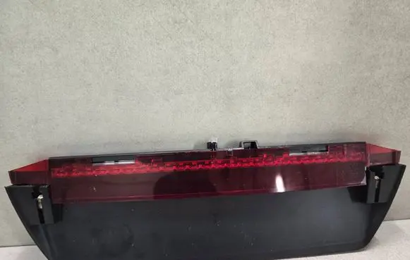 Volkswagen PASSAT B8 Third/center stoplight 3G5945087