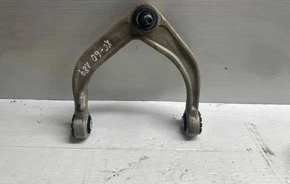 Volvo XC60 Front lower control arm/wishbone