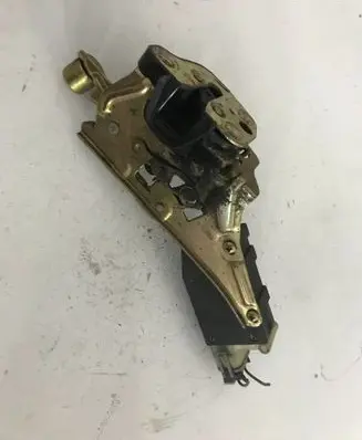 Opel Omega B2 Rear door lock 90309514