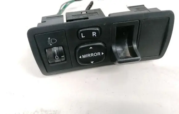 Toyota Corolla Verso E121 Wing mirror switch