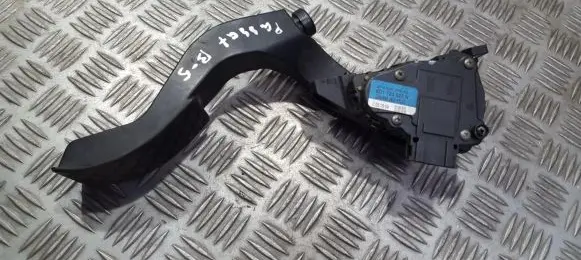 Volkswagen PASSAT B5.5 Accelerator throttle pedal 8d1723523n 6pv008376-02