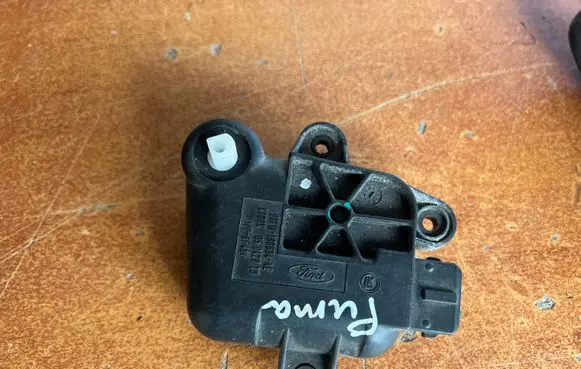 Ford Puma Air flap motor/actuator 96FW198634AE