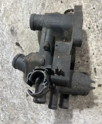 Seat Toledo II (1M) Thermostat/thermostat housing 032121111