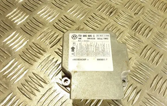 Volkswagen Touran I Airbag control unit/module 1T0909605C 5WK43518