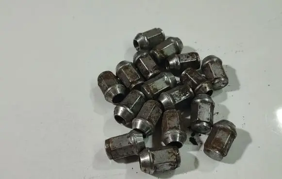 Saturn Vue Nuts/bolts 