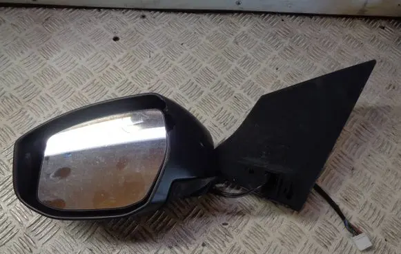 Nissan Pulsar Front door electric wing mirror 