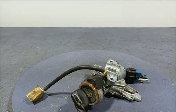 Mitsubishi Pajero Ignition lock 337360