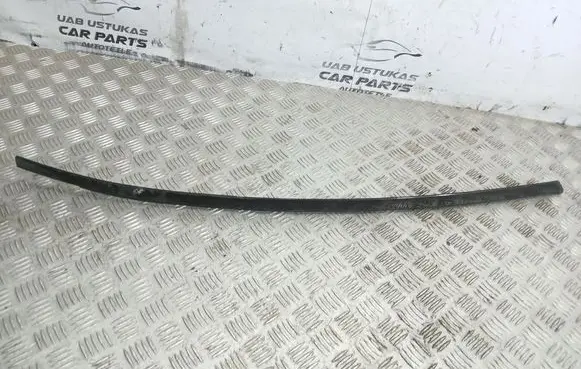 Volvo XC70 Windshield trim 