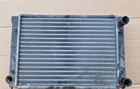Volkswagen Jetta I Coolant radiator 191121253K 430MM