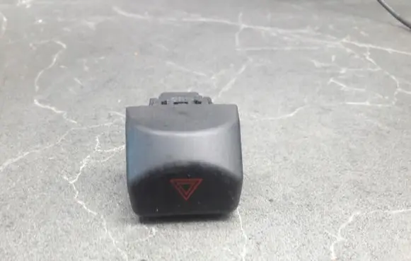 Nissan Micra Hazard light switch 06019