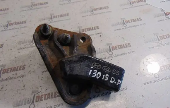 Hyundai i30 Engine mount bracket